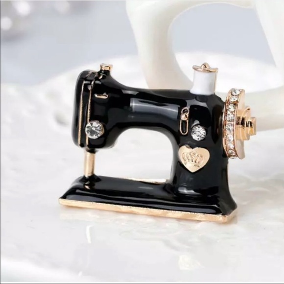 Sewing Machine Necklace - Picture 2 of 2